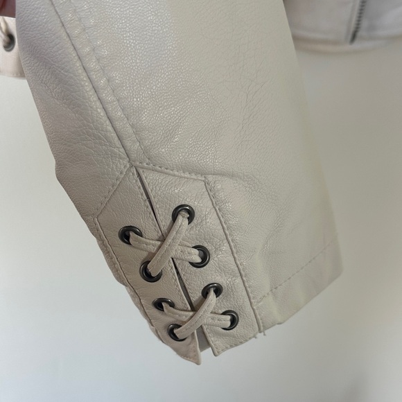 Guess Women's Cream Faux Leather Jacket - Picture 6 of 7